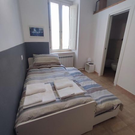 Via Cavour Hotell LʼAquila Exteriör bild